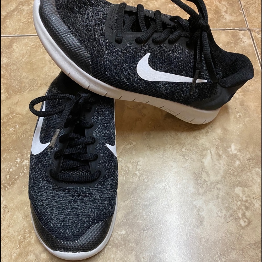 Nike little boys shoes